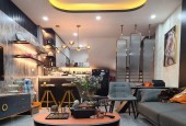Nhà Trần Thái Tông 33m2 x 5T MT 3.5m giá 5.4 Tỷ